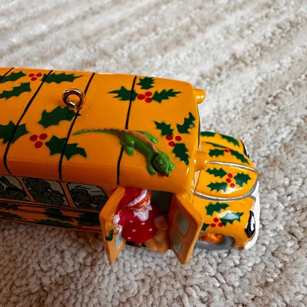 Vintage Hallmark Keepsake Ornament 1995 Magic School Bus